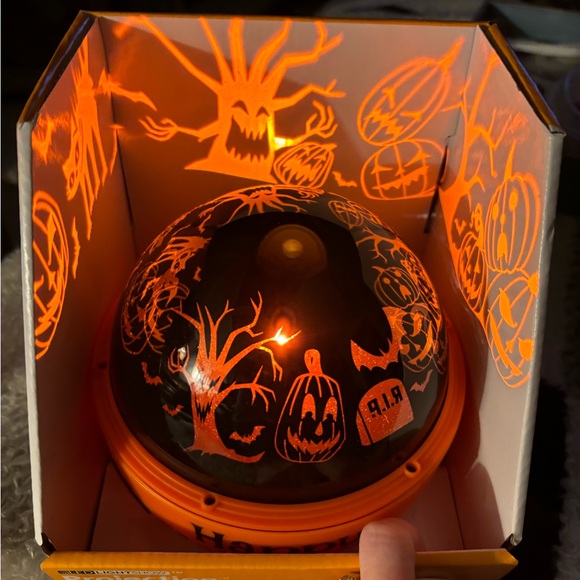 BNIB PROJECTION SHADOWLIGHTS FOR HALLOWEEN!!! - Picture 6 of 8